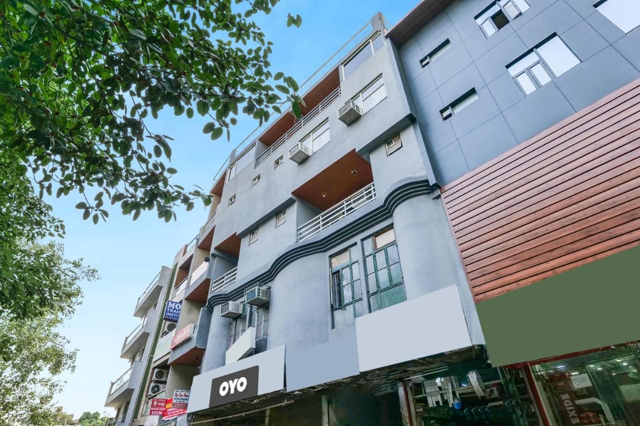 Oyo Flagship 81486 Hotel Mahalaxmi Guesthouse New Delhi Ngoại thất bức ảnh